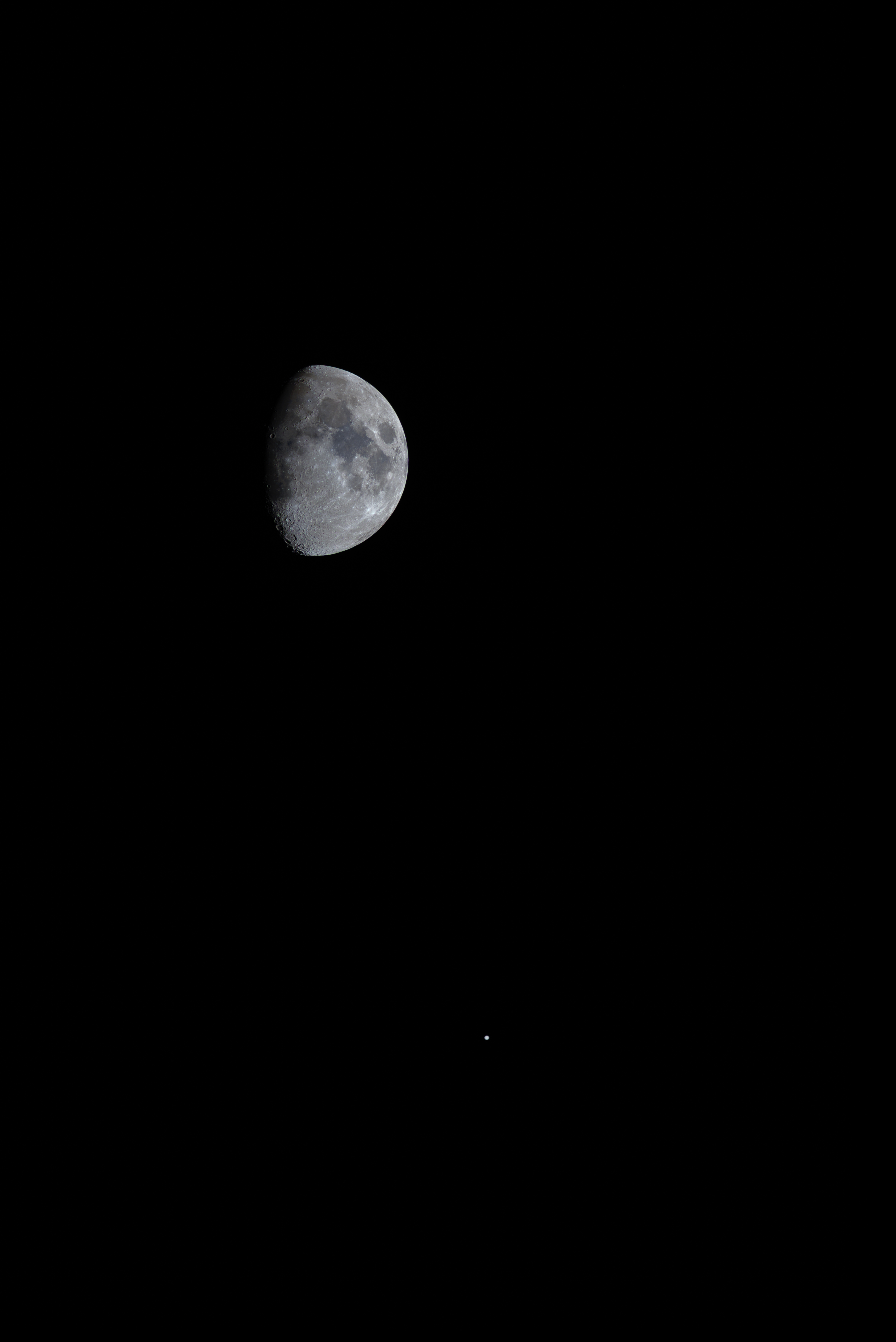 The Moon and Jupiter Conjunction | Camera: Canon 5DIV | Optics: Canon 300mm F2.8 II + Canon 2.0x